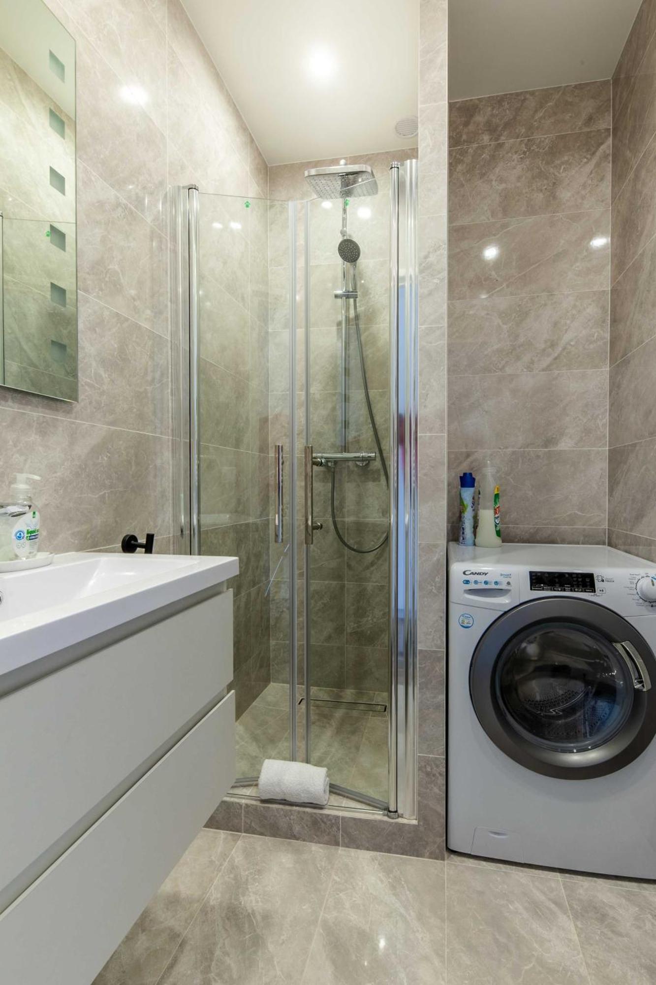 Studio Sleeps 4 With Terrace, 500M Place Morny โดวีลล์ ภายนอก รูปภาพ