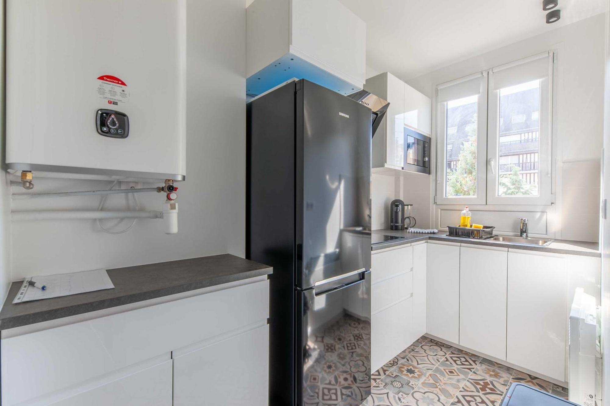 Studio Sleeps 4 With Terrace, 500M Place Morny โดวีลล์ ภายนอก รูปภาพ