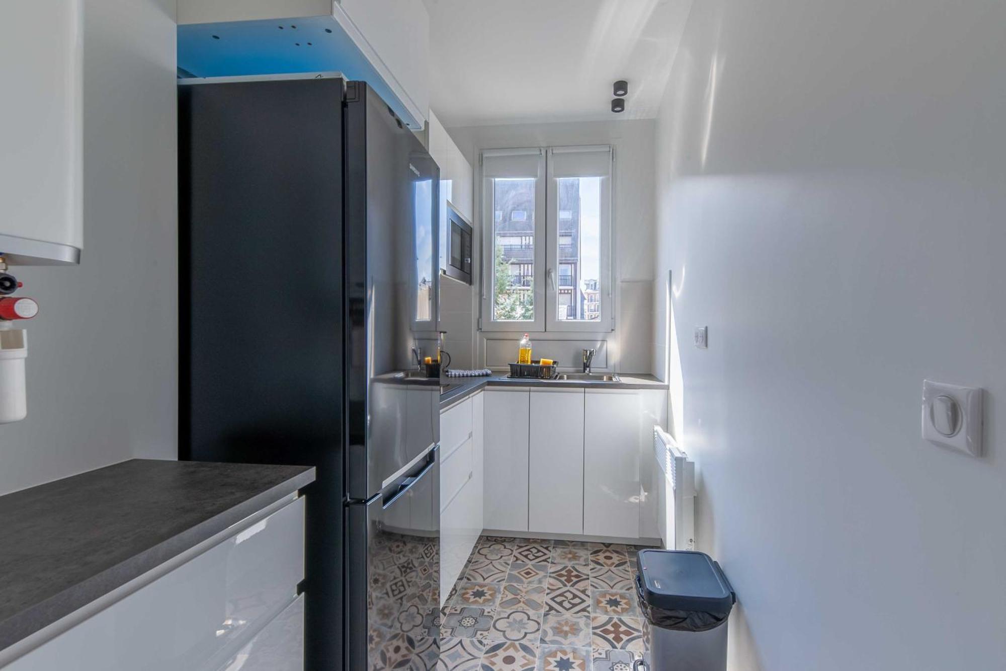 Studio Sleeps 4 With Terrace, 500M Place Morny โดวีลล์ ภายนอก รูปภาพ